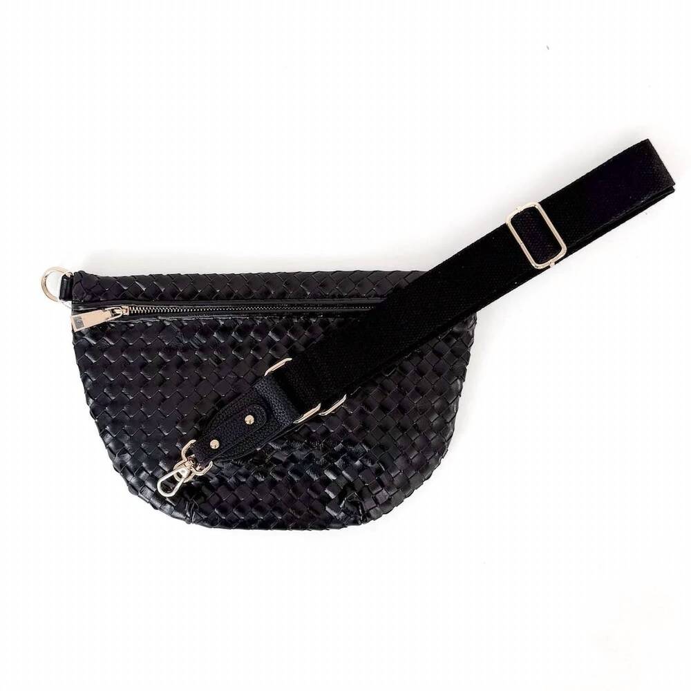 NEW PRETTY SIMPLE sleek purse strap in black